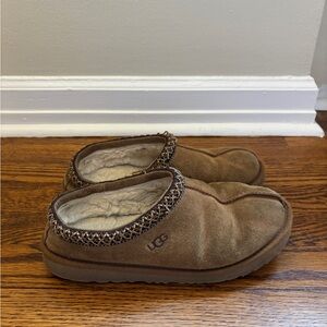 UGG Kids Tan Slippers with Patterned Trim